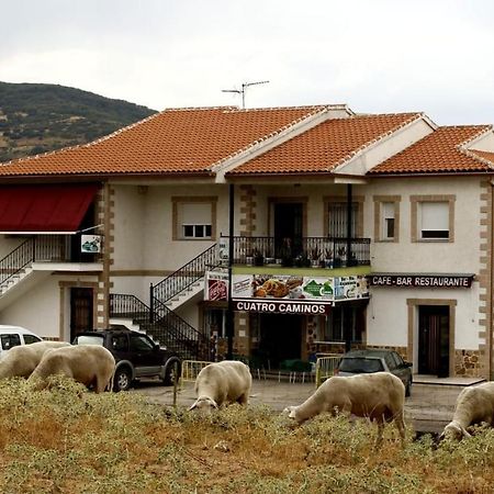 Alojamiento Cr Cuatro Caminos San Pablo de los Montes Exterior photo